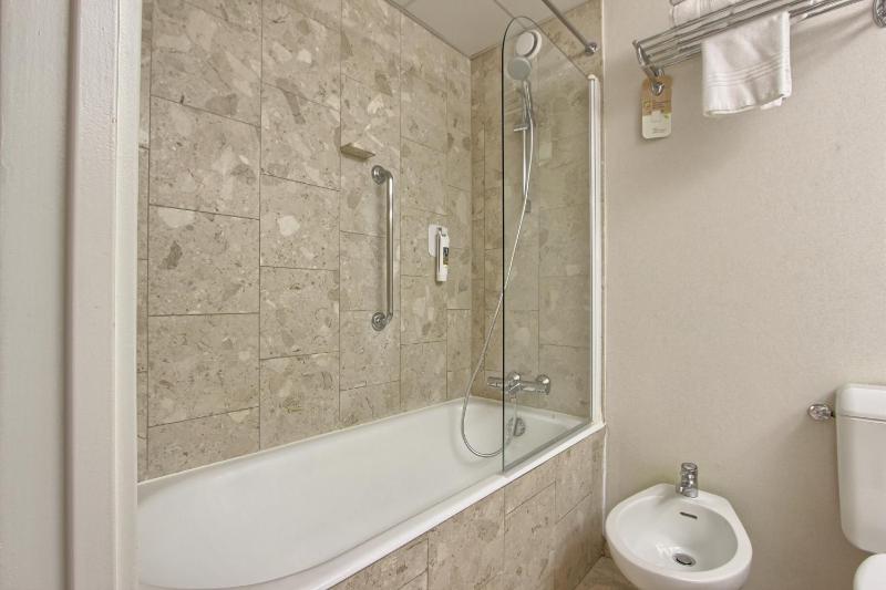 Privilege Double Room image 2