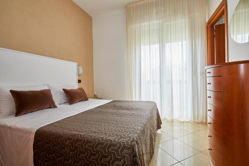 One-Bedroom Apartment image 2
