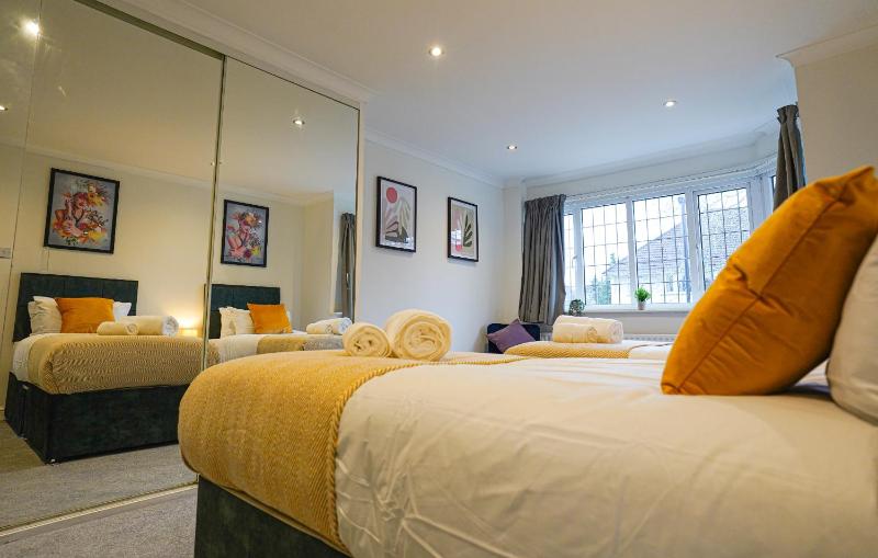 Southampton 3 Bedroom Luxury House - image 40