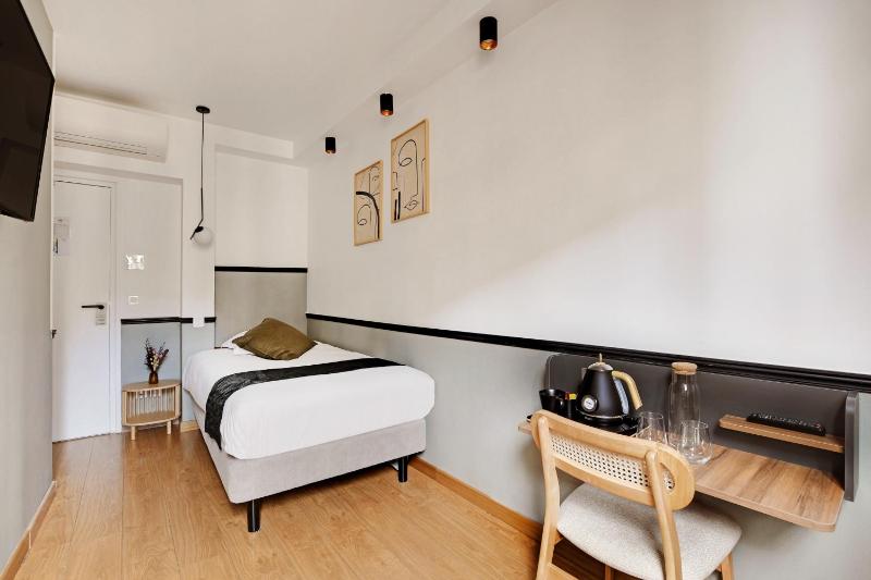 Standard Single Room image 2