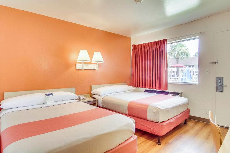Motel 6 Jacksonville FL - Orange Park - image 12
