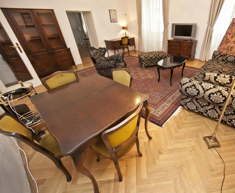 Family Apartment (2 Adults + 4 Children) image 2