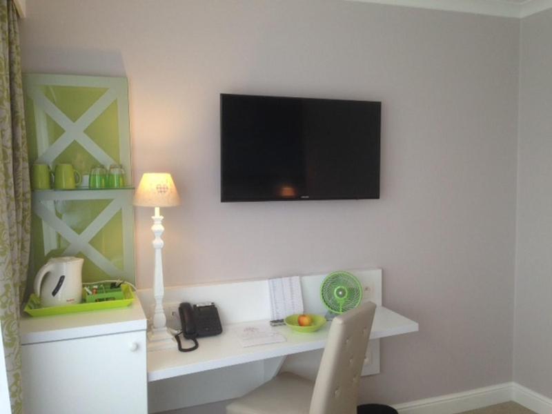 SUPERPROMO Comfort Room image 4
