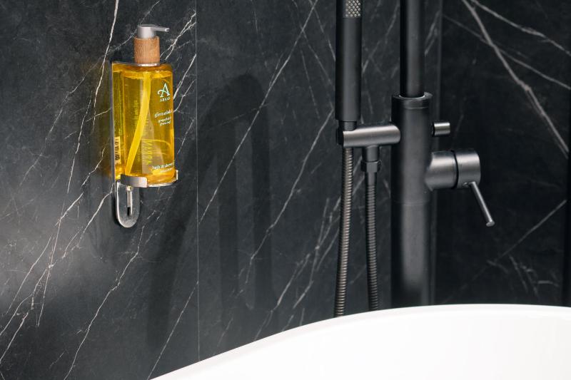 Superior King Room image 4