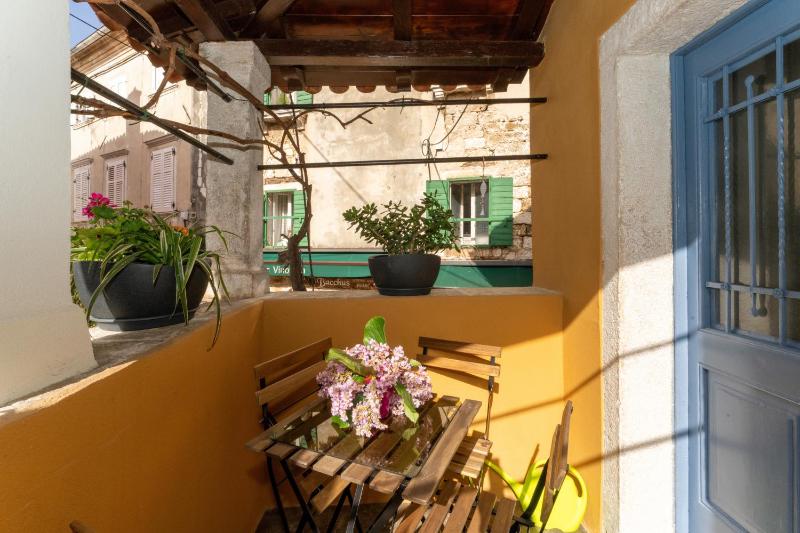 Apartments Piazzetta Premium in old town - image 7