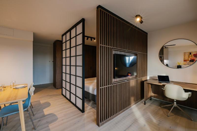 Superior Apartment image 2