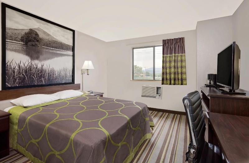 King Room - Non-Smoking image 4