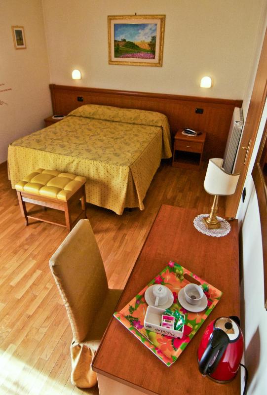 Standard Double Room image 4