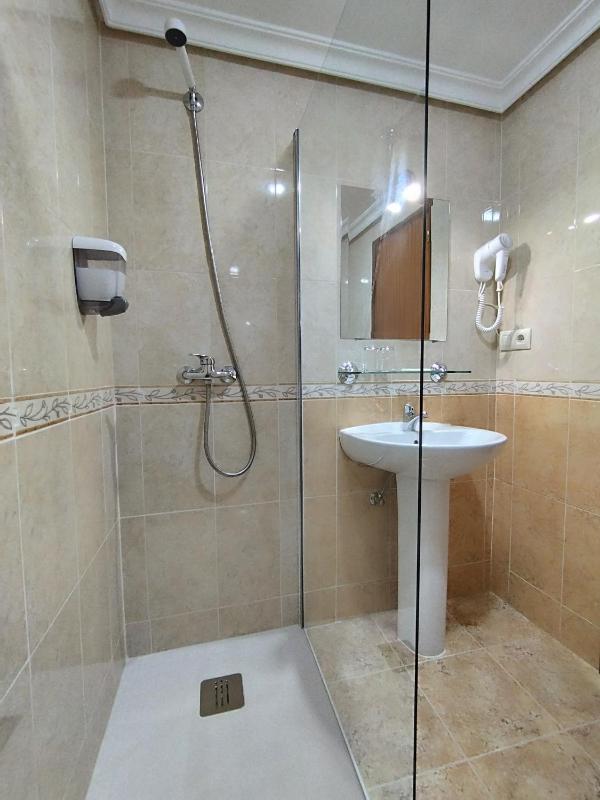 Double Room - Interior image 3