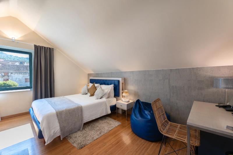 Standard Double Room image 3