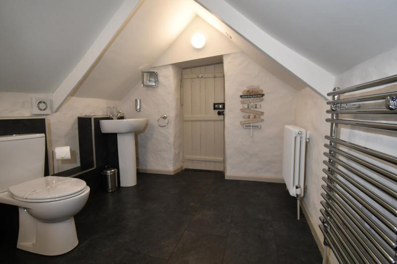 Double Room with Private External Bathroom image 3