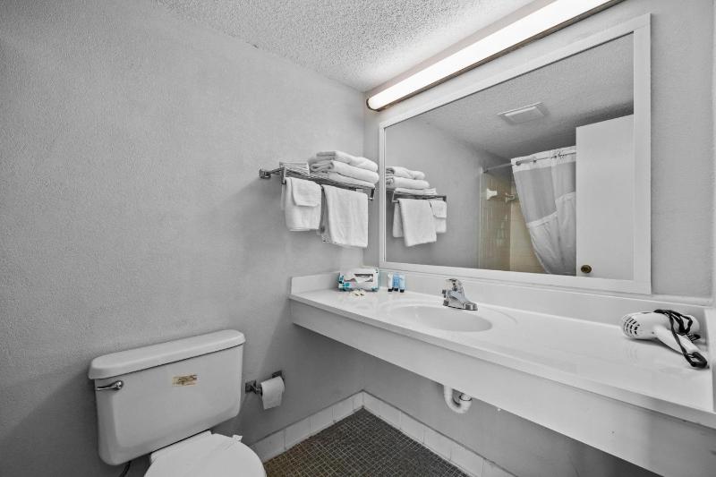 King Room image 2