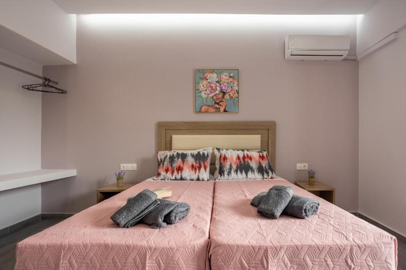 Two-Bedroom Apartment with Balcony and Sea View image 4
