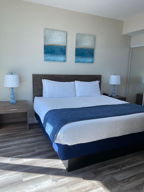 Two Bedroom Two Bathroom Suite, Partial Ocean View image 4