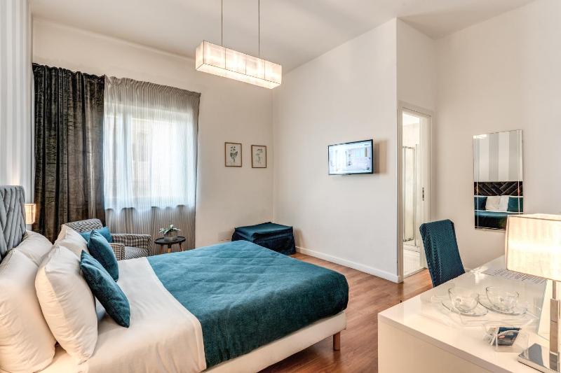 Deluxe Double Room with Side Sea View image 1