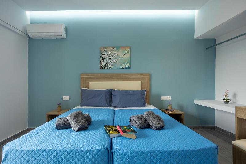 Deluxe Two-Bedroom Apartment with Garden View image 4