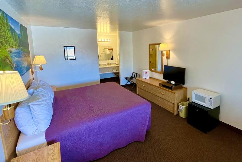 King Room image 4