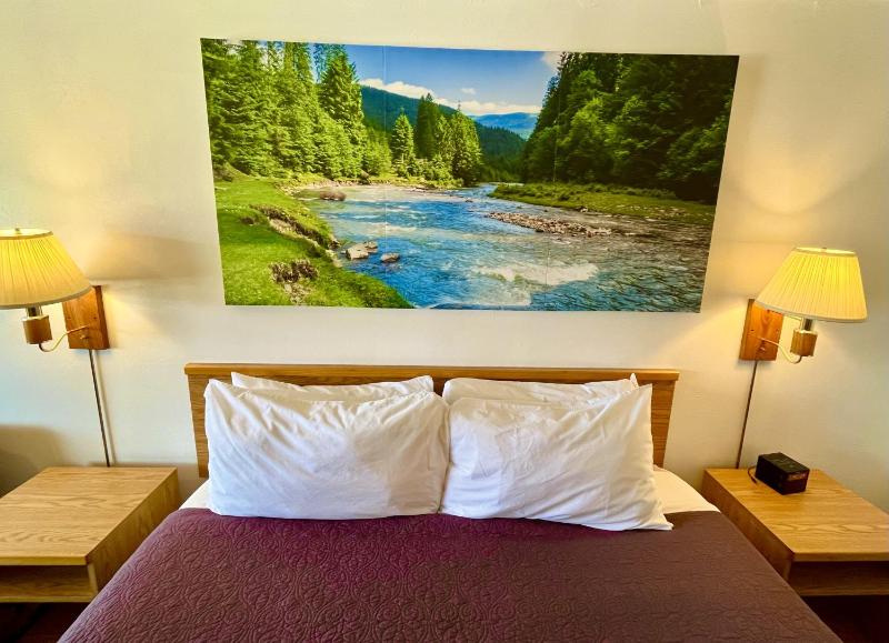 King Room image 3