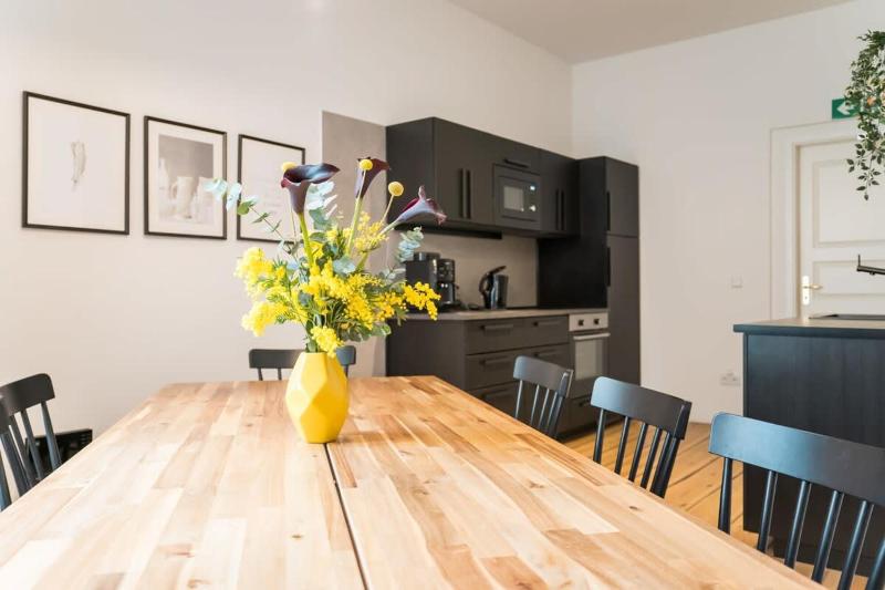 Apartment at Rosenthaler Platz - image 10