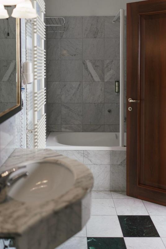 Suite image 3