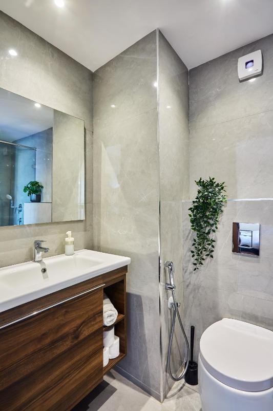 Sleek and Modern 2-Bed Unit in Downtown Casa - image 7