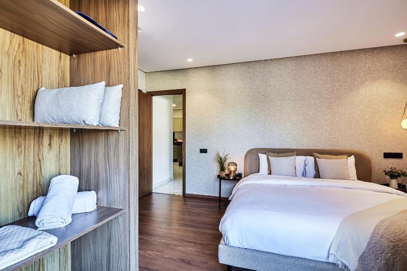 Sleek and Modern 2-Bed Unit in Downtown Casa - image 8
