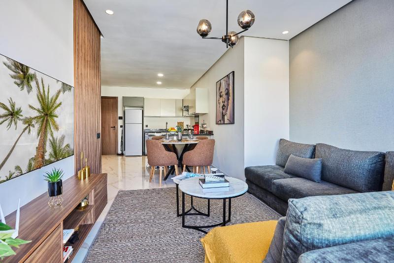 Sleek and Modern 2-Bed Unit in Downtown Casa - image 11