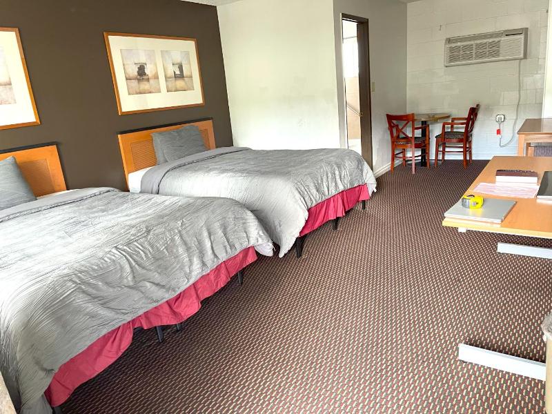 Queen Room image 3