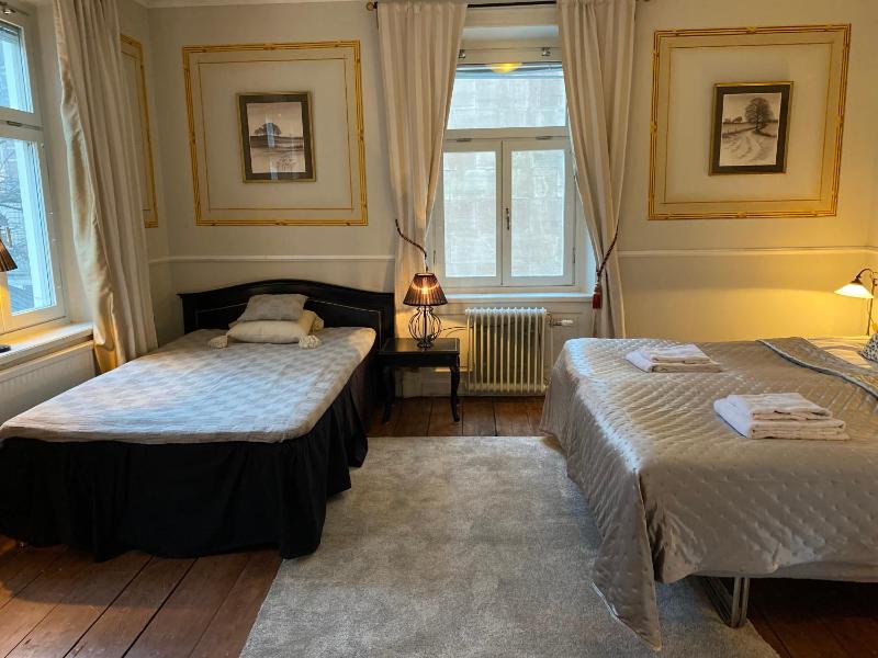 Family Suite with 2 Bedrooms image 3