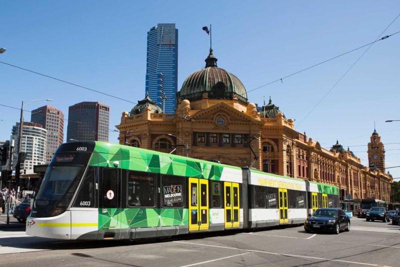 A Stylish & Central 2BR Apt Near Flinders Station - image 13