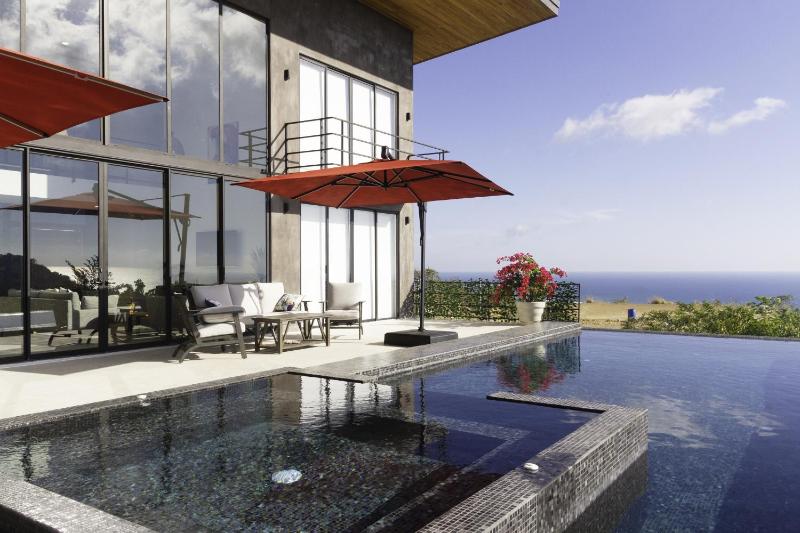 Prime Hermosa- Ocean View Villa with Infinity Pool - image 1