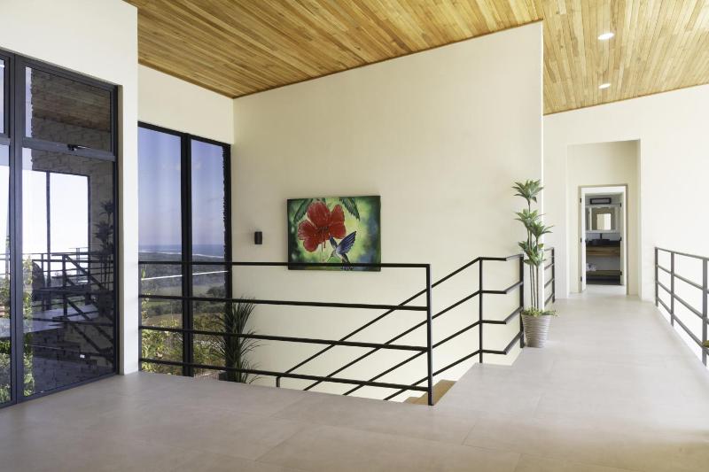Prime Hermosa- Ocean View Villa with Infinity Pool - image 9