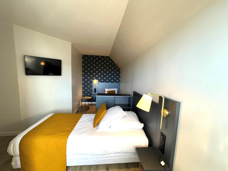 Twin Room image 1