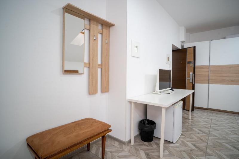 Twin Room with Extra Bed image 3