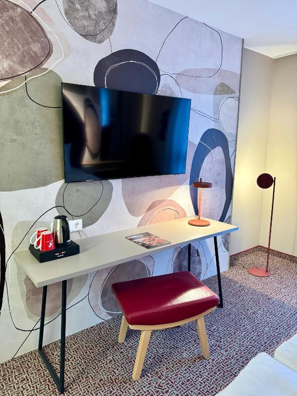 Superior Double or Twin Room image 3