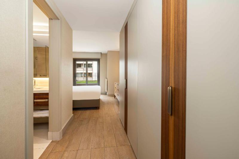 Double Room with Garden View image 4