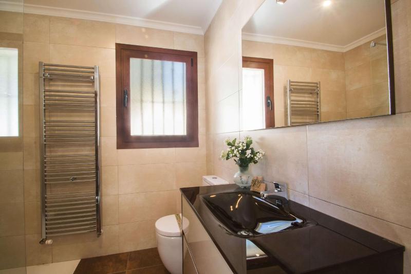 Villa Moskoa - PlusHolidays - image 26