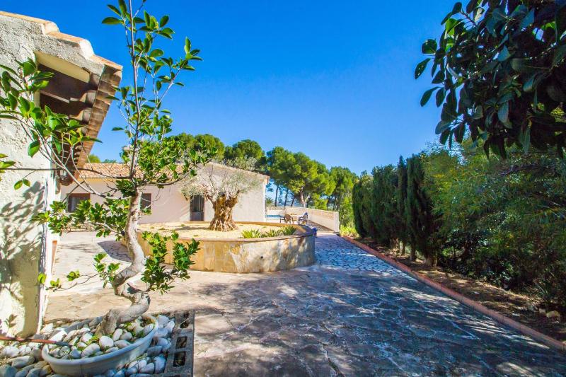 Villa Moskoa - PlusHolidays - image 33
