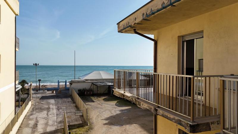 Trilocale centro Marcelli fronte mare - M223 - image 15
