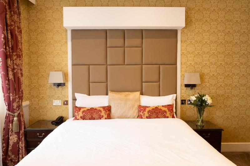 One-Bedroom Suite image 3
