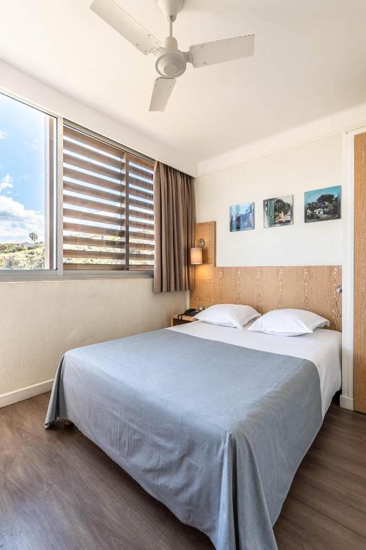 Double Room image 4