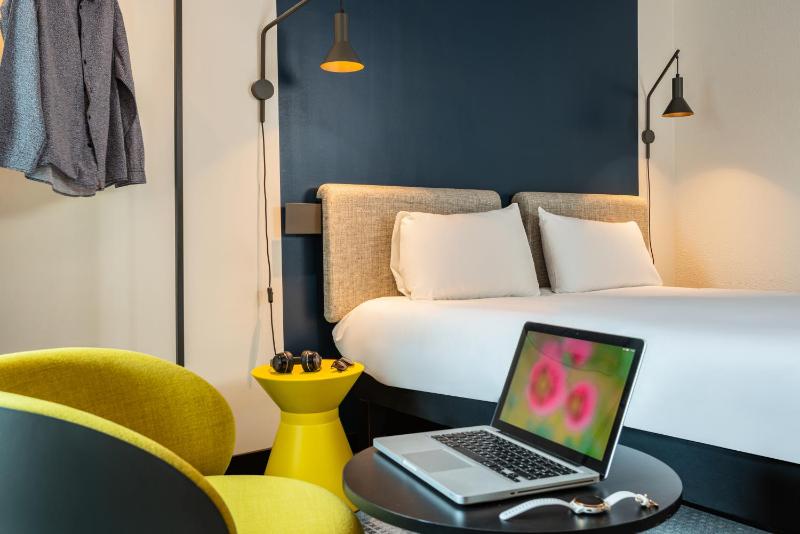 Standard Double Room image 2