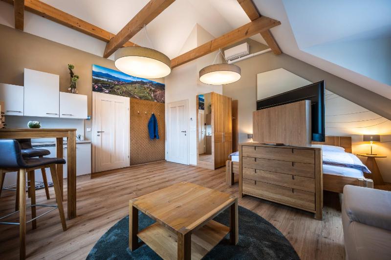 Double Room with Mountain View image 3