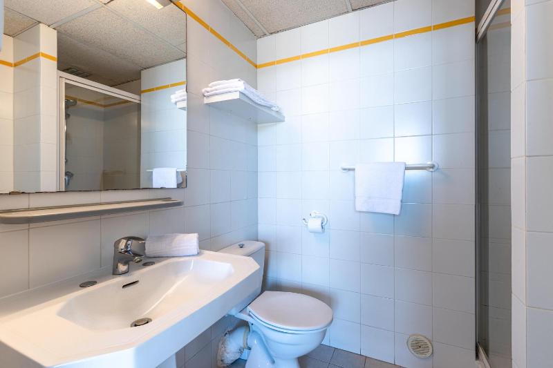 Double Room with Balcony and Sea View image 2