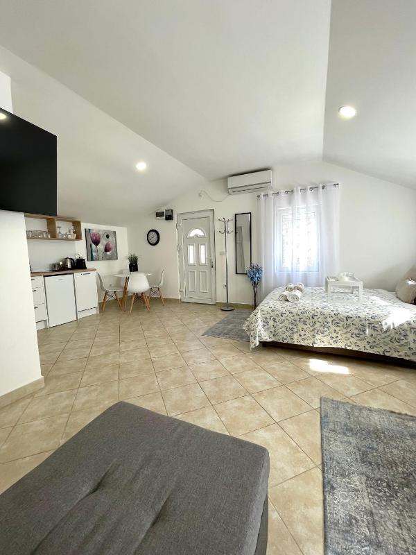Apartments Pribilovic - image 15