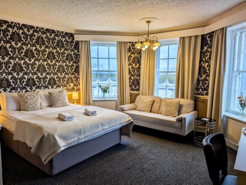 Superior King Room image 1