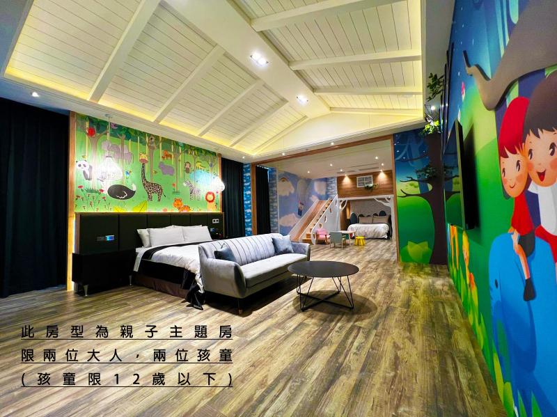Aquarius Motel - image 26