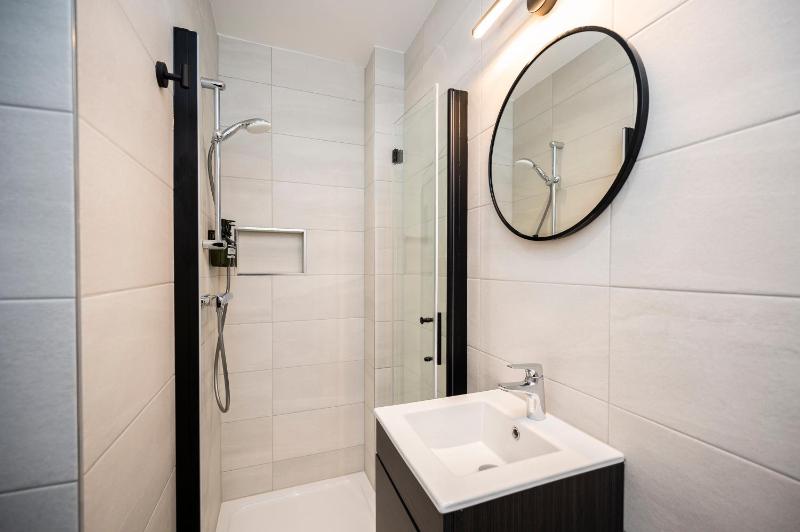 Single Room image 3