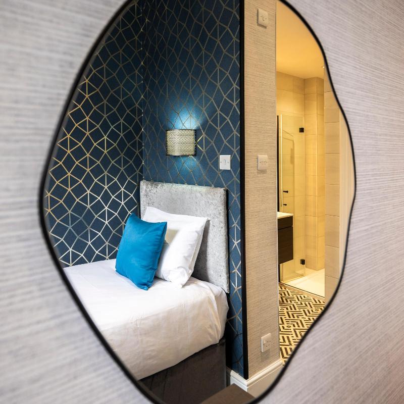 Single Room image 4