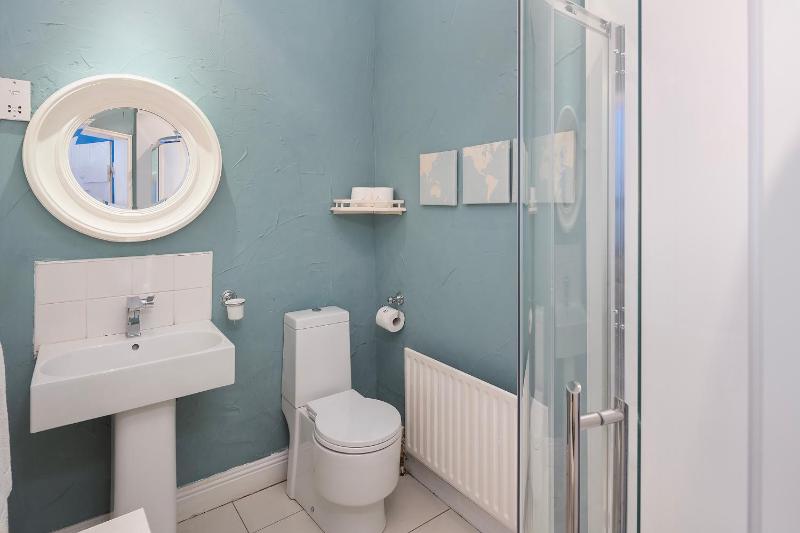 Double Room image 4